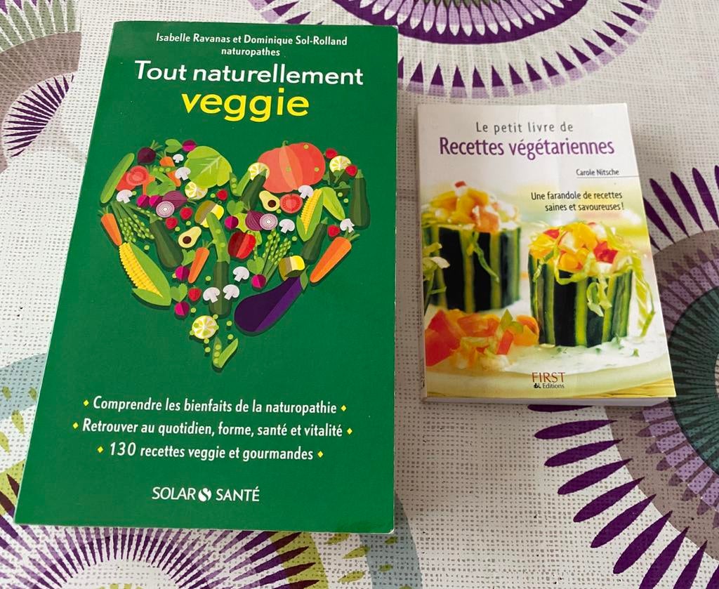 Lot de 2 livres Veggie lisez l’annonce, Ophalen of Verzenden, Zo goed als nieuw