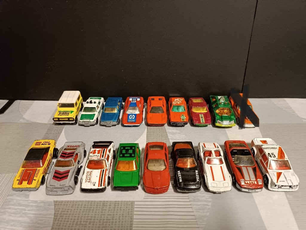 Matchbox Series Lesney - Mustang  Ferrari  Corvette Toyota, Ophalen of Verzenden, Gebruikt, Auto