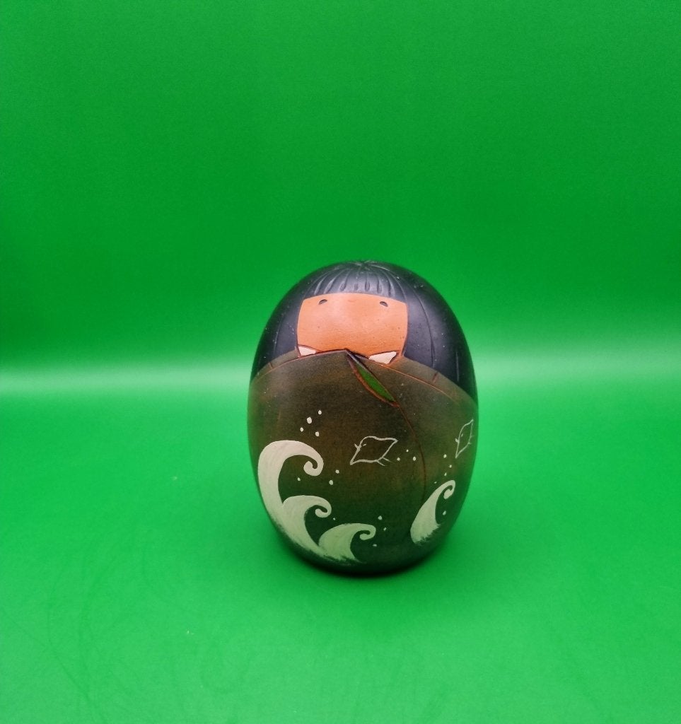 Magnifique Natsu kokeshi d'Usaburo, Antiquités & Art, Enlèvement ou Envoi, Bois, Poupée, Multicolore