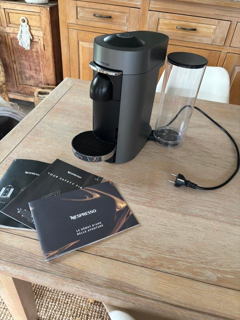 Nespresso machine, vertuo plus, Ophalen, Espresso apparaat, Zo goed als nieuw, 4 tot 10 kopjes