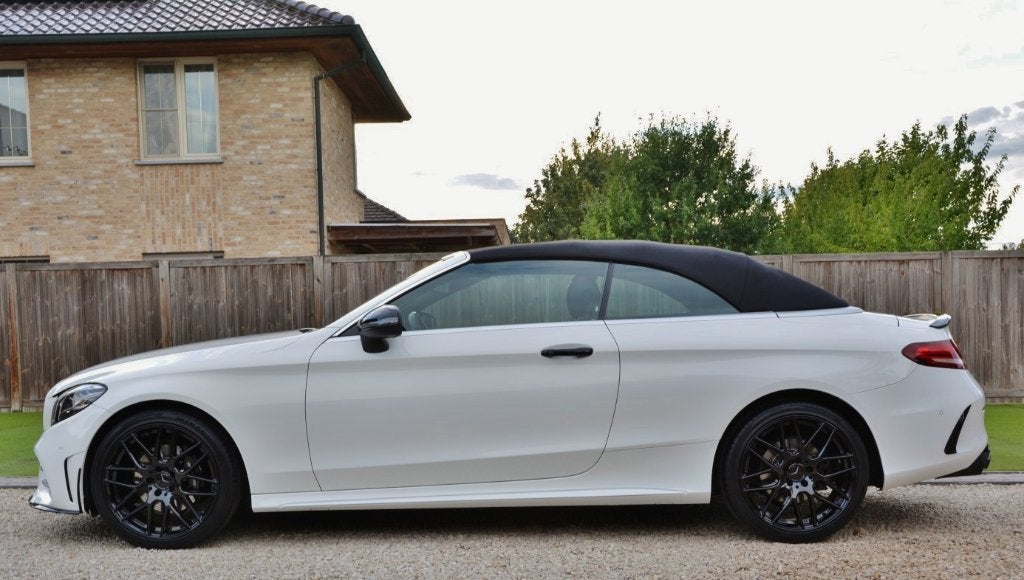 C 180 AMG Cabrio*C63 AMG LOOK *CARPLAY*CAMERA*LED'S*MIDLINE*, Auto's, Mercedes-Benz, Automaat, Achterwielaandrijving, 4 cilinders