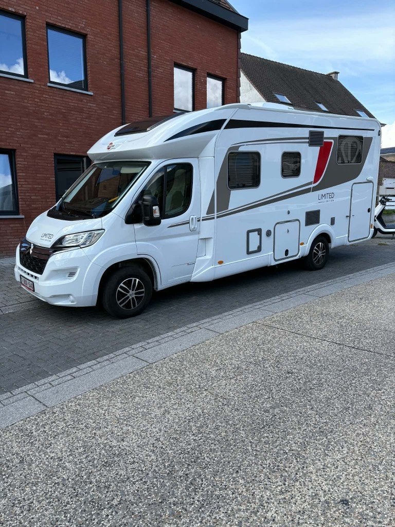 BURSTNER LYSEO 690G in perfecte staat, Jusqu'à 4, ESP - Contrôle de stabilité, Boîte manuelle, Réfrigérateur