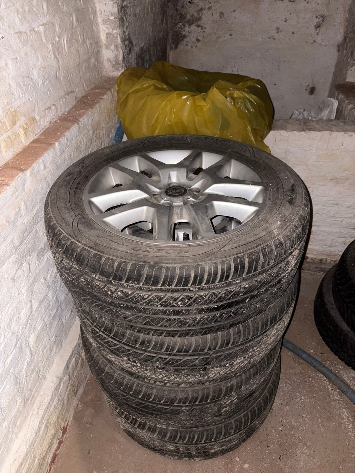 4 opel velgen met band, Auto-onderdelen, Ophalen, Band(en)