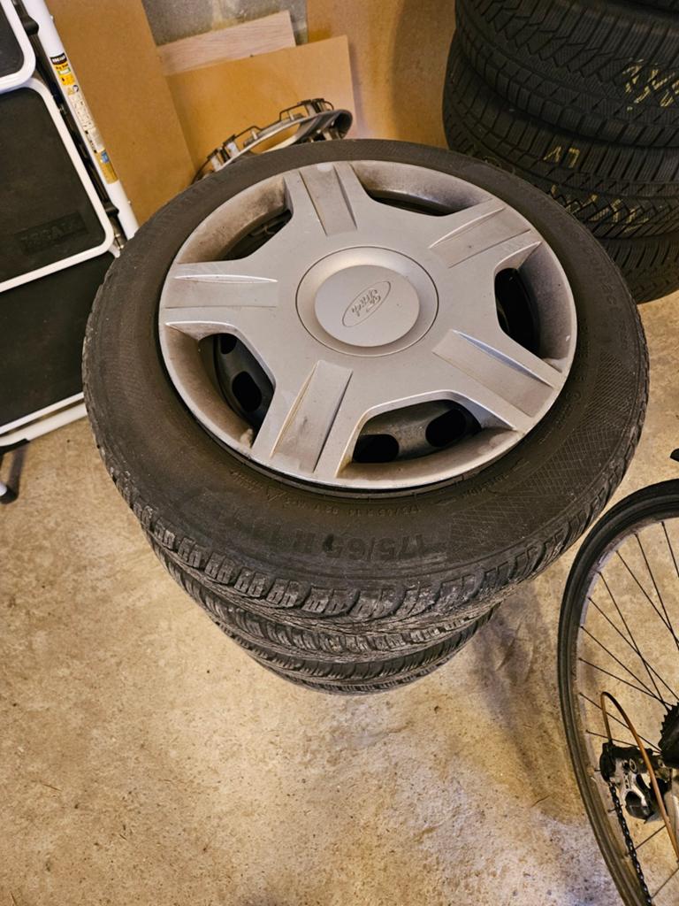 Winterbanden op velg Ford Fiesta, Auto-onderdelen, Ophalen, Winterbanden