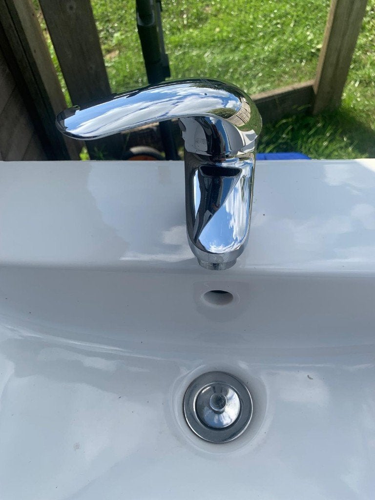 Lavabo inclusief kraan, Doe-het-zelf en Bouw, Ophalen, Zo goed als nieuw, Kraan