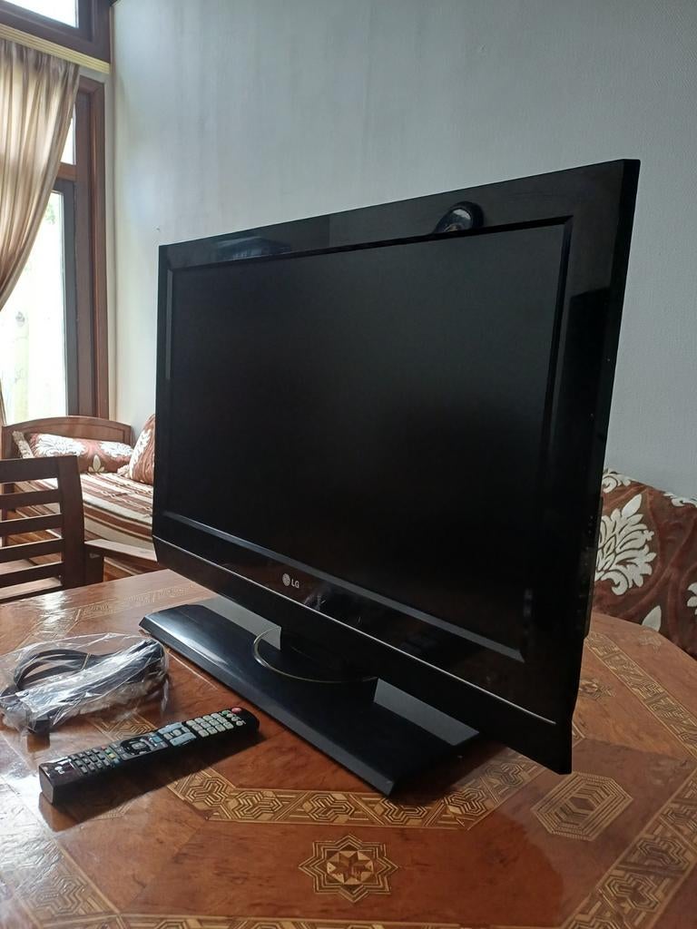 Téléviseur LG 32 pouces avec télécommande, Enlèvement, LCD, LG, Smart TV