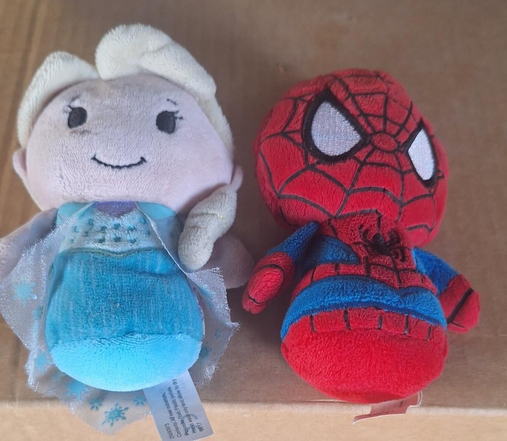 Mini Knuffels 2 stuks spiderman en frozen, Paw Patrol, Ophalen of Verzenden, Gebruikt
