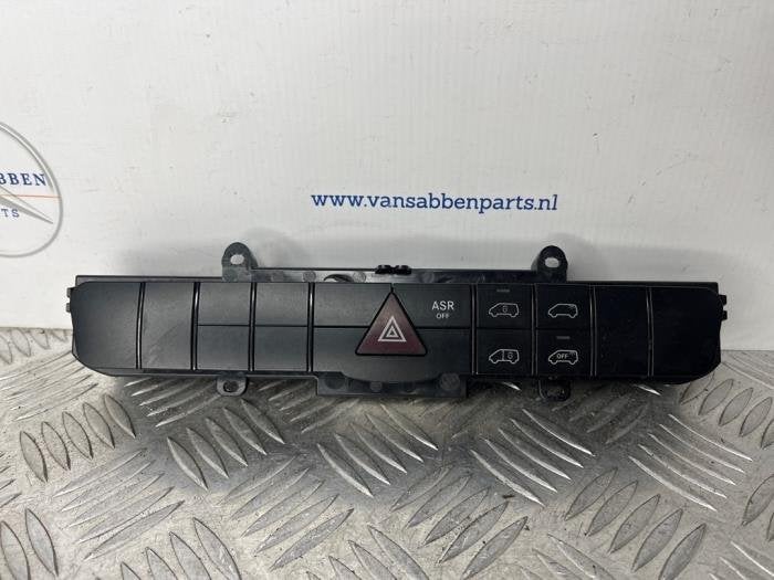 Commutateur éclairage d'urgence d'un Mercedes Vito, -, 3 mois de garantie, Utilisé, -