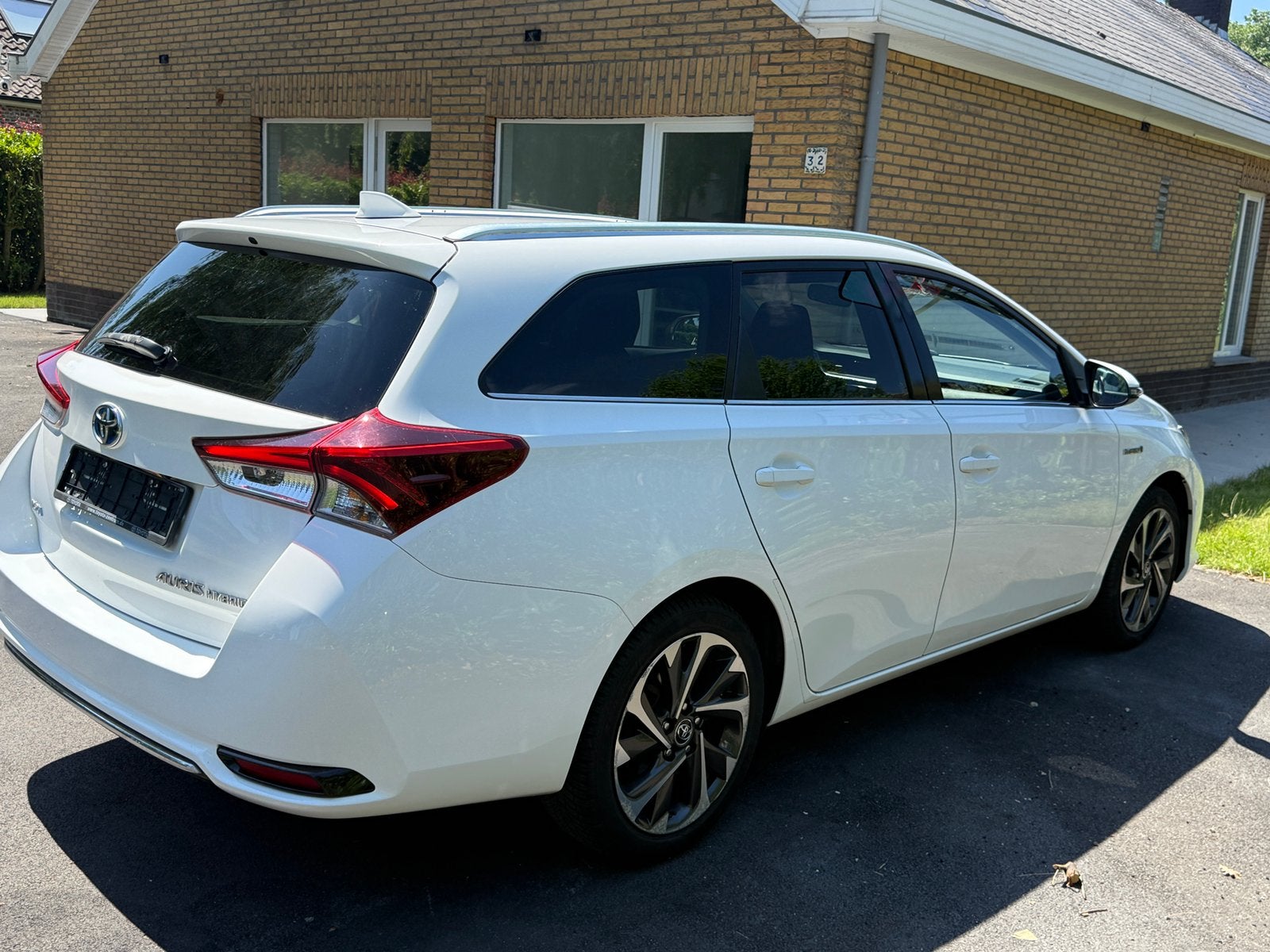 Toyota Auris 2015, 122 000 km, essence+ hybride, 1 garantie,, Autos, Achat, 6 portes, Euro 6, Entreprise