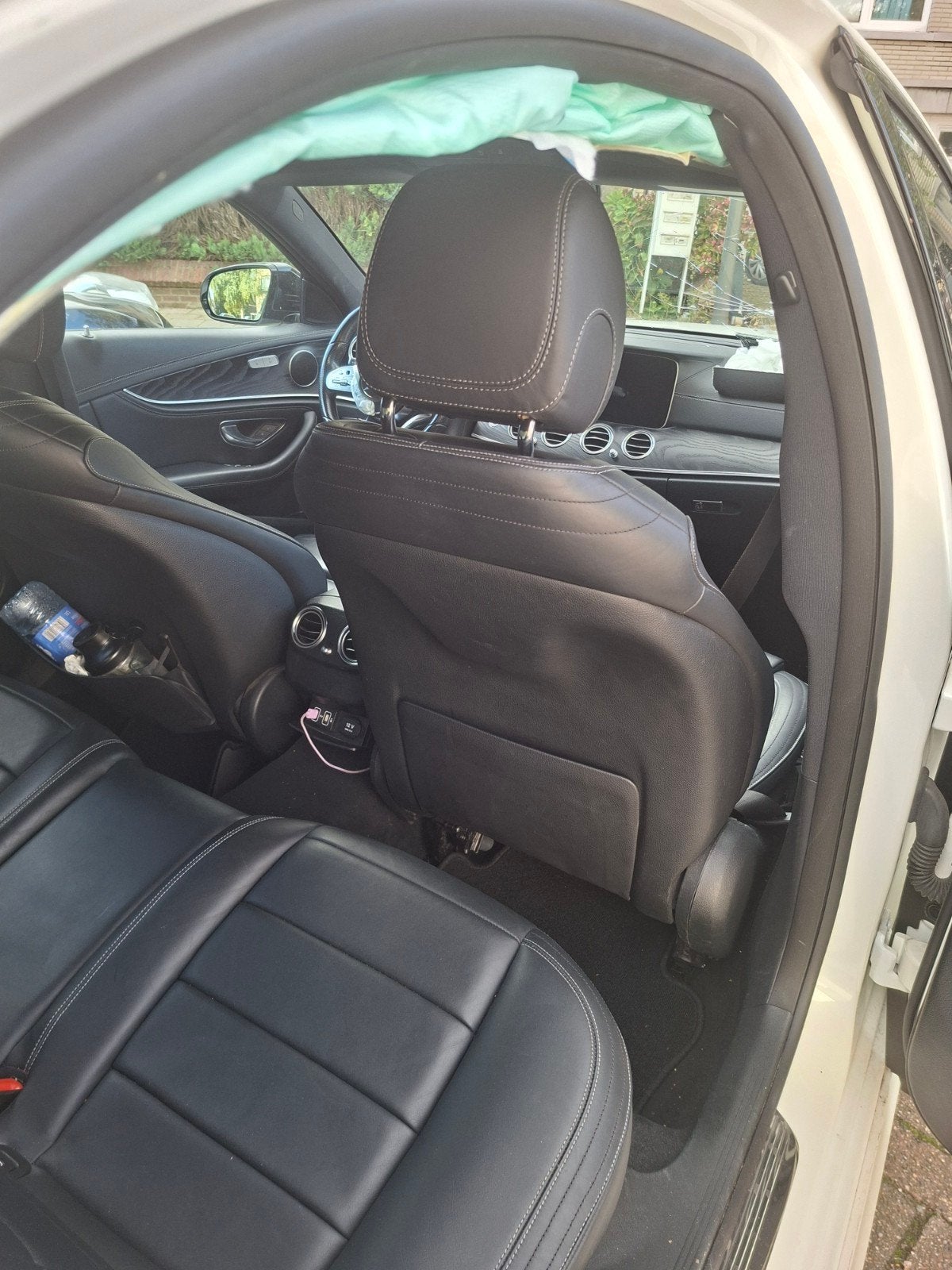 Mercedes-Benz E200, Cuir, Achat, Entretenue par le concessionnaire, Noir