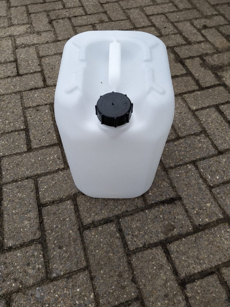 jerrycan/bidon, Ophalen