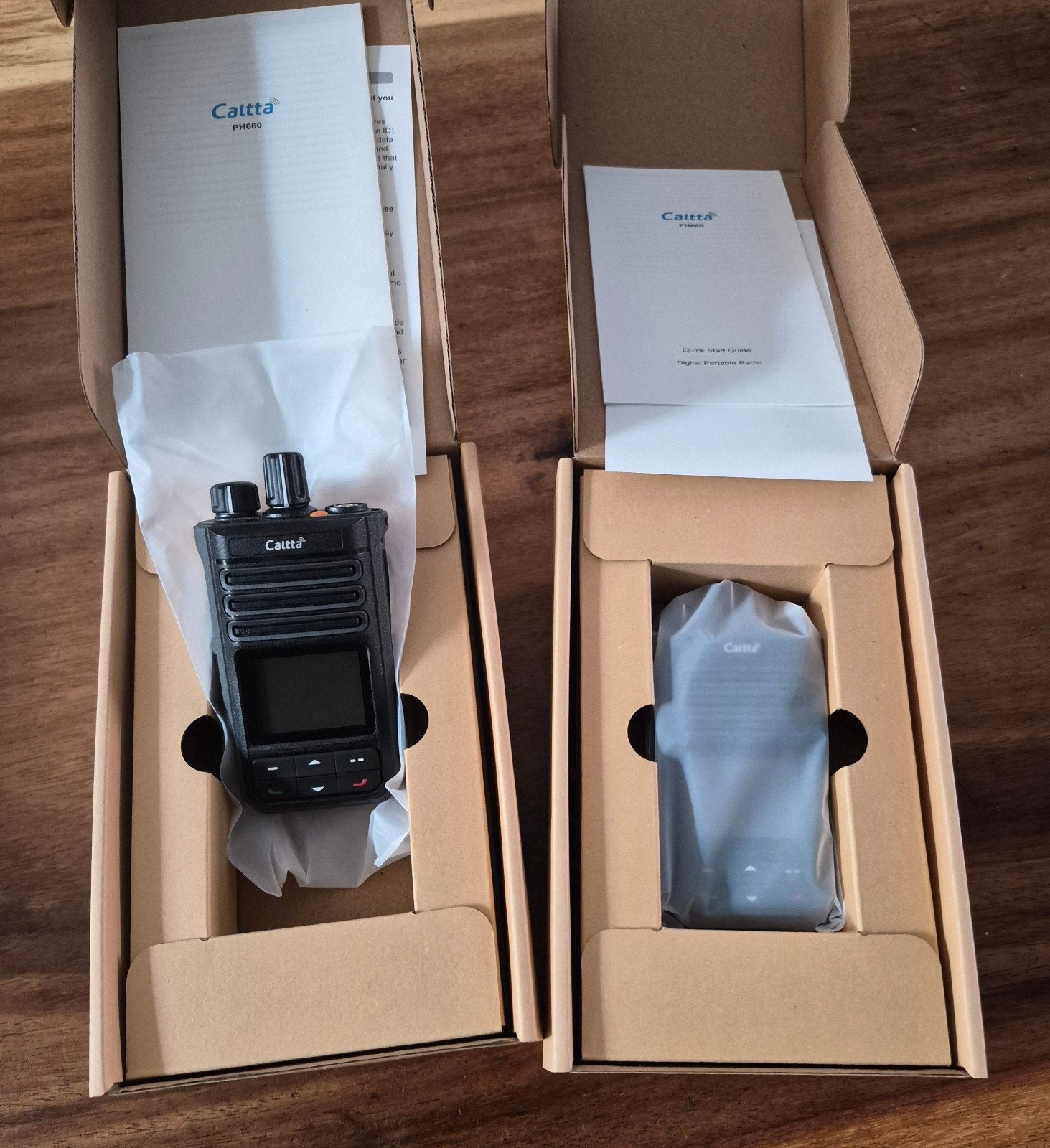 Talkie-Walkie Professionnel Caltta PH660 U DMR / UHF - Neuf, Télécoms, Talkies-walkies & Walkies-talkies, Neuf, Talkie-walkie ou Walkie-talkie