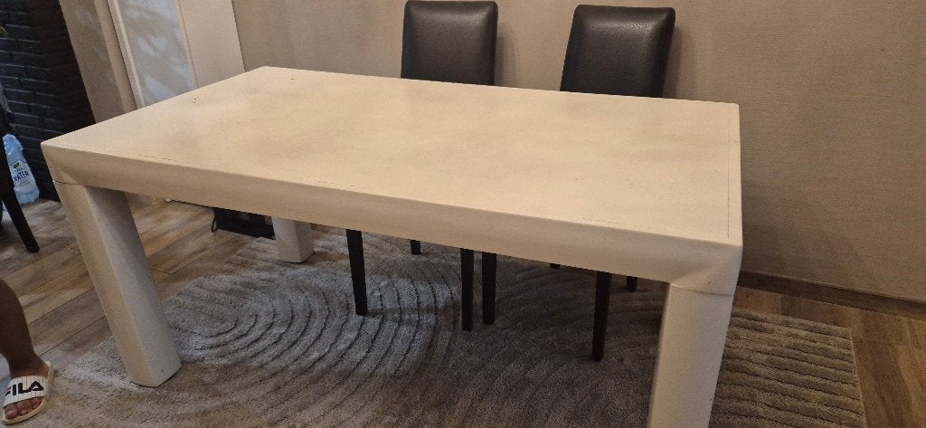 A donner table de salle à manger, Ophalen, Gebruikt