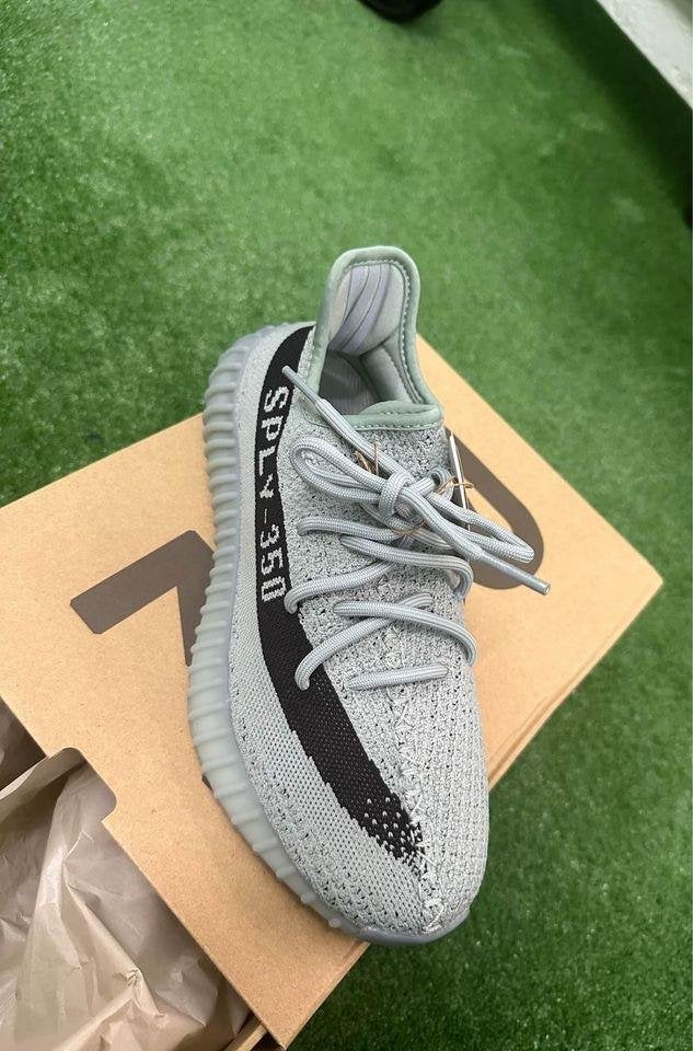 Yezzy Boost V2 Slate neuf avec facture, Neuf, Enlèvement ou Envoi, Adidas, Baskets