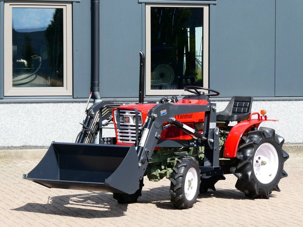 Yanmar YM1401 4wd / 421 Draaiuren / Voorlader, Autres marques, De Maalstroom 3
8255 RN  Swifterbant, Utilisé, VM Service