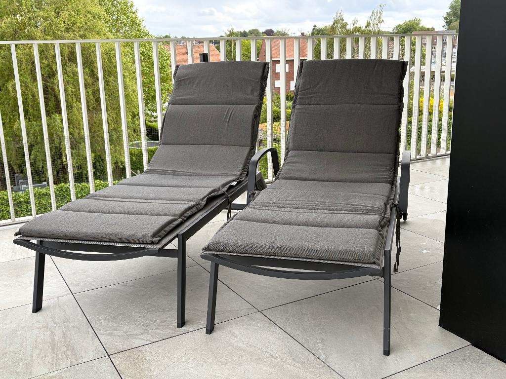Ligstoelen : Jati & Kebon, Tuin en Terras, Tuinstoelen, Ophalen, Zo goed als nieuw, Aluminium, Verstelbaar