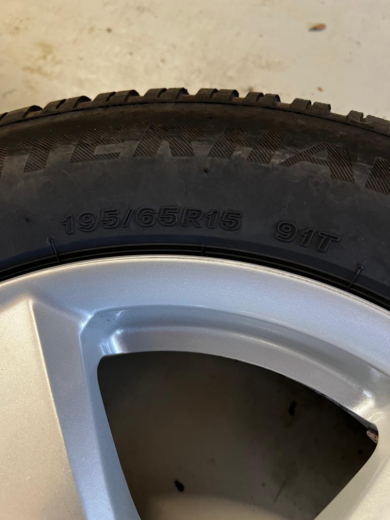 4 pneus d'hiver Firestone + jantes Enzo | 195/65 R15, Autos : Pièces & Accessoires, 15 pouces, Pneus hiver, Véhicule de tourisme