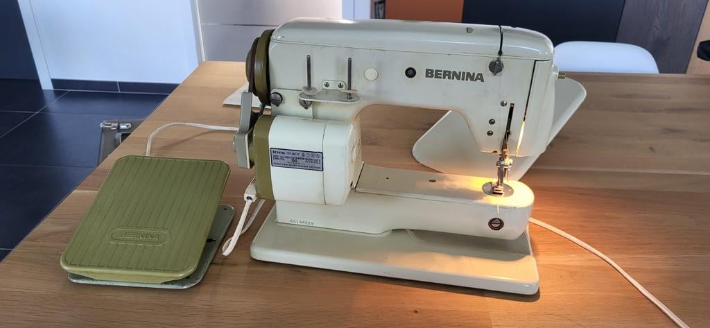 Machine à coudre Bernina 700 métal, Ophalen, Naaimachine, Bernina