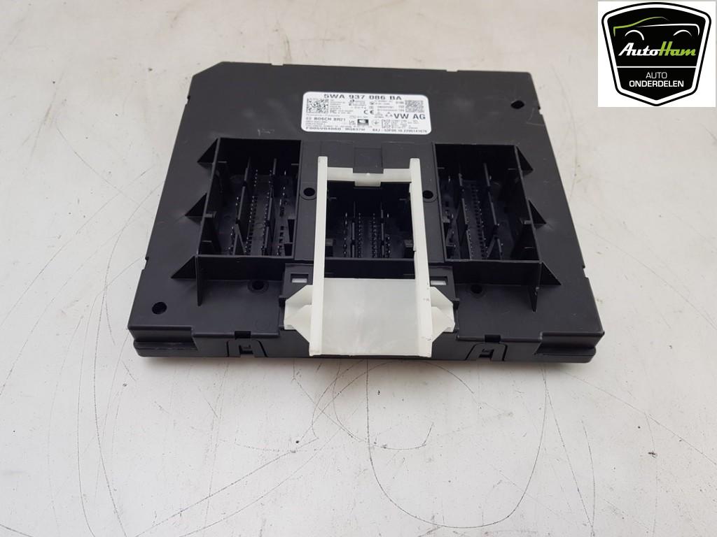 COMPUTER BODY CONTROL Skoda Octavia Combi (NXAC) (01-2019/-), Gebruikt, Skoda