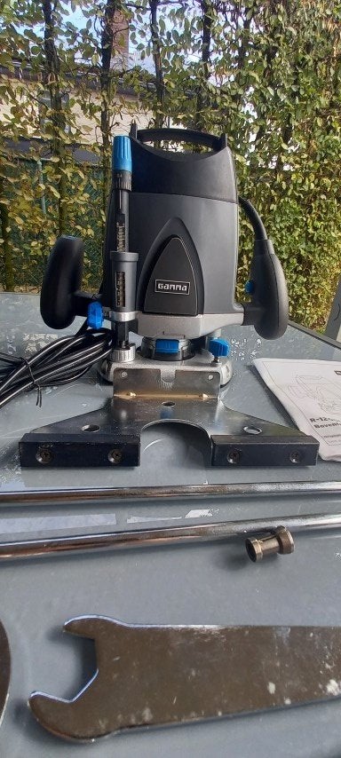 Nieuwe bovenfrees Merk "Gamma" met kistje nieuwe frezen., Bricolage & Construction, Outillage | Fraiseuses, Neuf, Électrique, Routeur