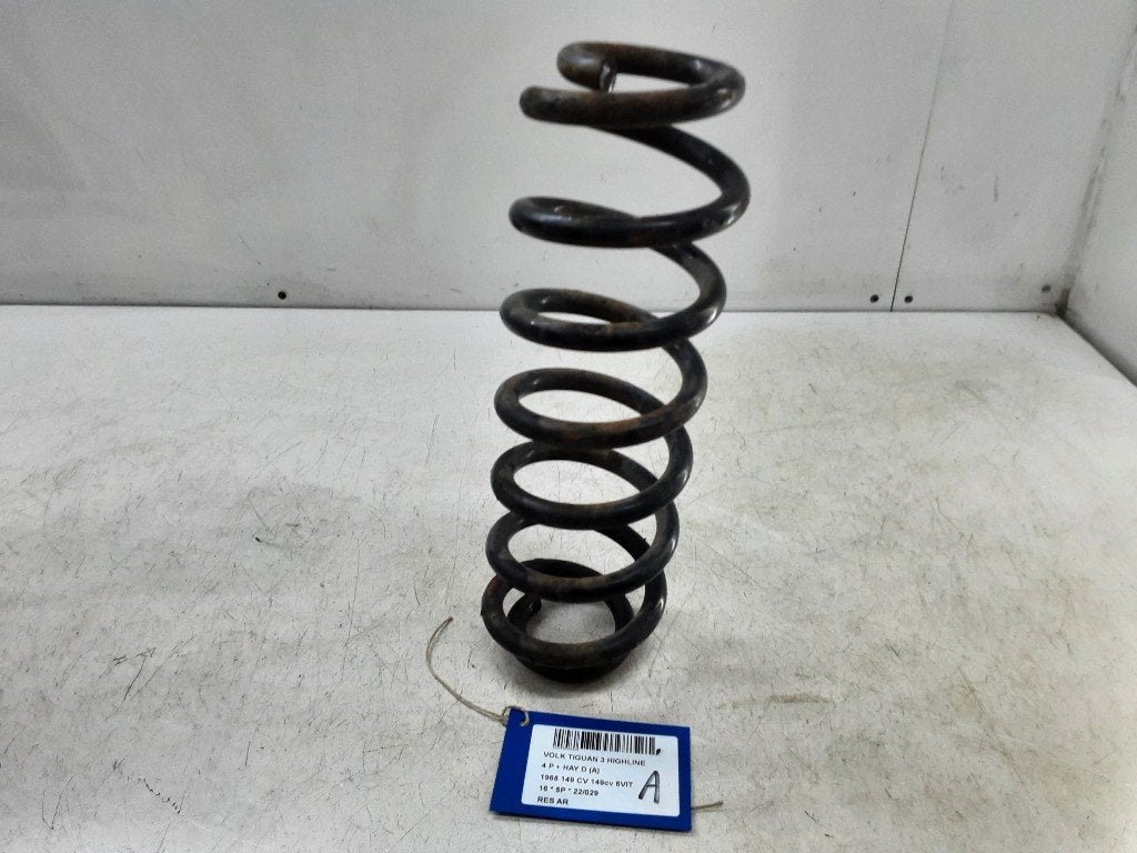 SCHROEFVEER ACHTER Volkswagen Tiguan (AD1) (01-2016/04-2024), Gebruikt, Volkswagen, Mevr. I. Hauben, Rue de l'Espoir 34 34
4030  GRIVEGNÉE, BE