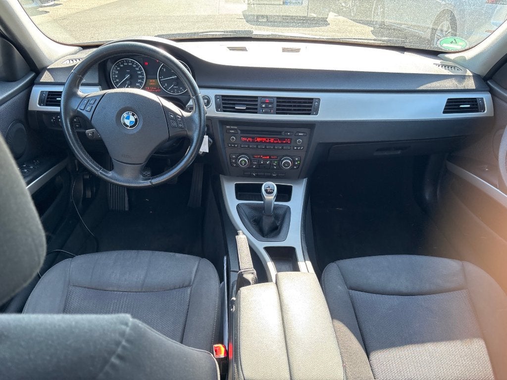 BMW 318i | ZETELVW | TREKHAAK | AIRCO | CRUISE, Auto's, BMW, Euro 5, 1995 cc, Zwart, 4 cilinders