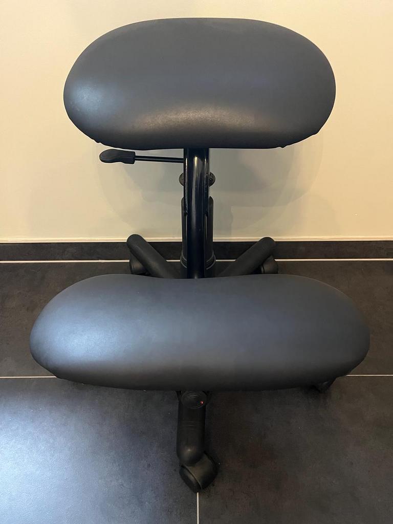 Ergonomische kniestoel, Ophalen, Zwart, Zo goed als nieuw, Bureaustoel