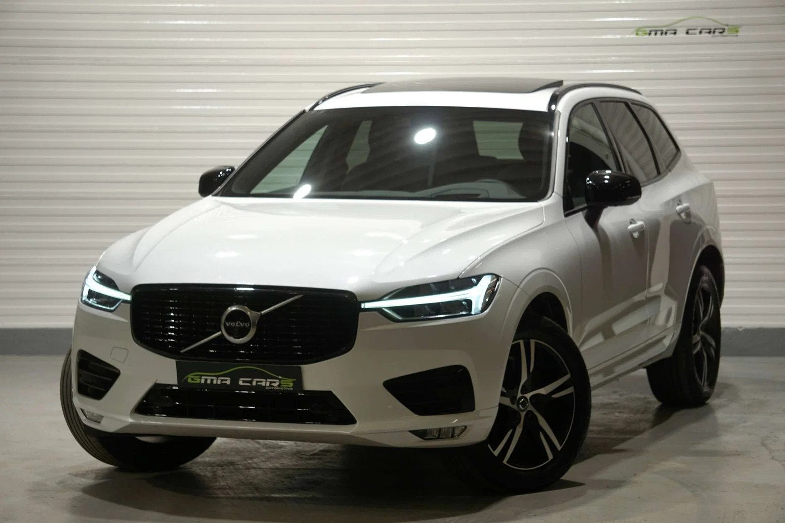 Volvo XC60 XC60 2.0 B5 AWD R-Design Automaat-Navi-Hleder-Pan, Auto's, Volvo, Automaat, Gebruikt, Euro 6, Wit