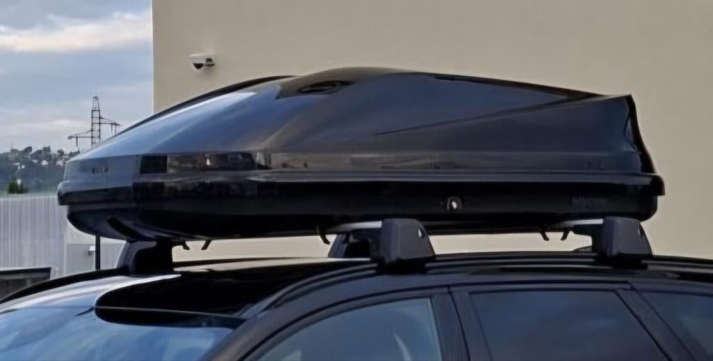 Coffre de toit + barres de toit de la marque Volvo., Autos : Divers, Coffres de toit, Enlèvement