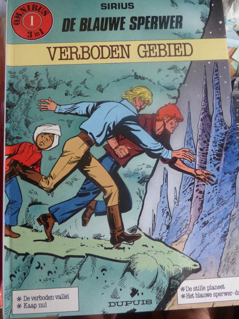 de blauwe sperwer , verboden gebied , omnibus 1, Boeken, Ophalen of Verzenden