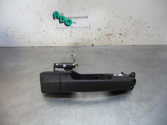Poignée portière 2portes droite d'un Toyota Auris (Auris 0, -, Toyota, Utilisé, -
