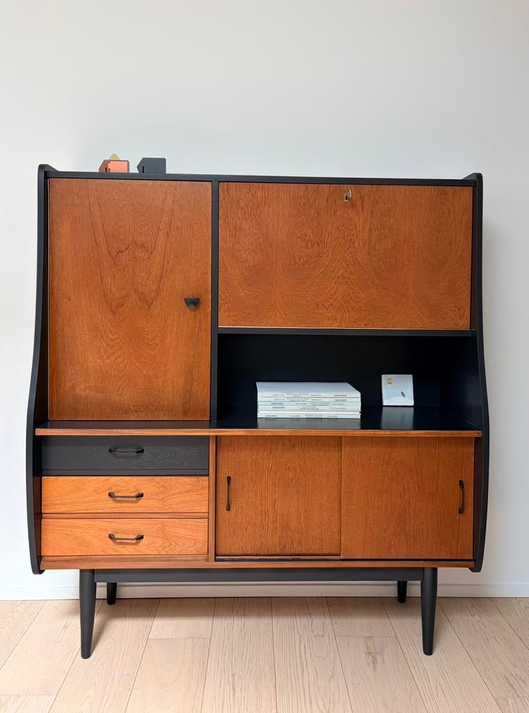 Grand buffet scandinave restauré, Maison & Meubles, Armoires | Buffets, Enlèvement ou Envoi, Comme neuf