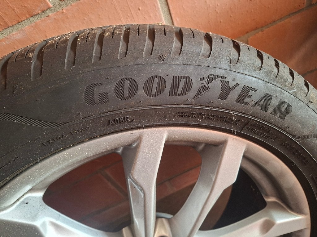 Bmw banden 19 inch, Auto-onderdelen, Gebruikt, All Season, Band(en), Personenwagen