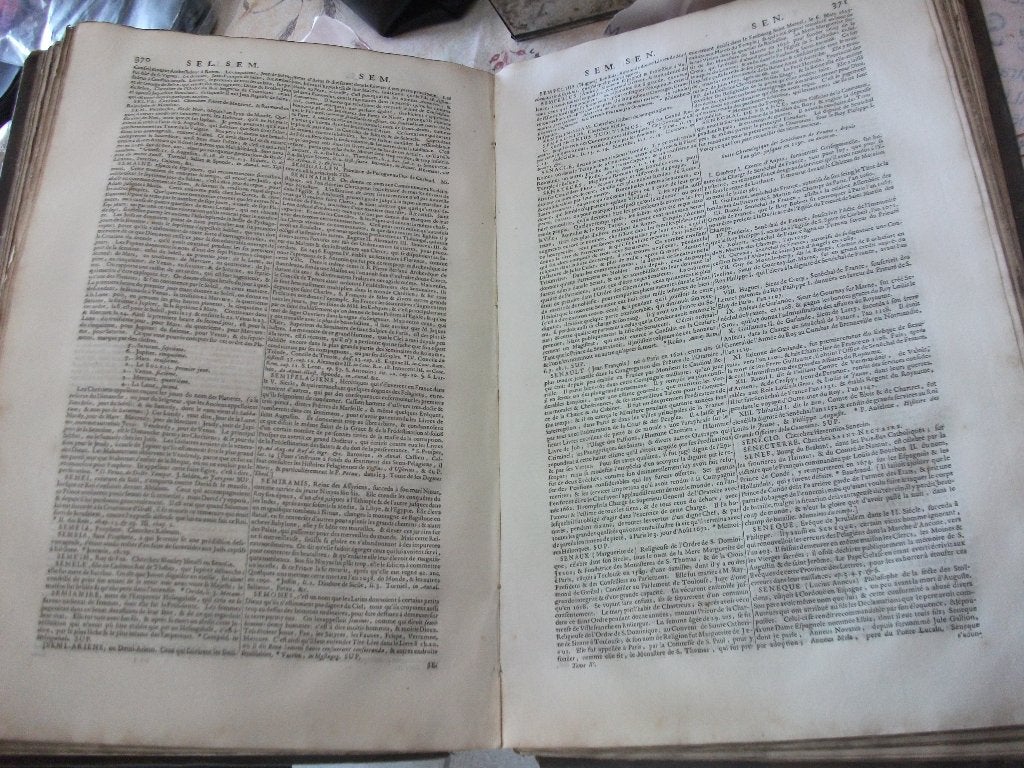 3 oude franstalige woordenboeken;329 j;le grand dictionaire, Ophalen, Gebruikt