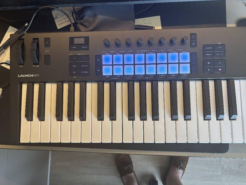 Gloednieuwe Novation Launchkey 37 mk.4, Ophalen, Zo goed als nieuw