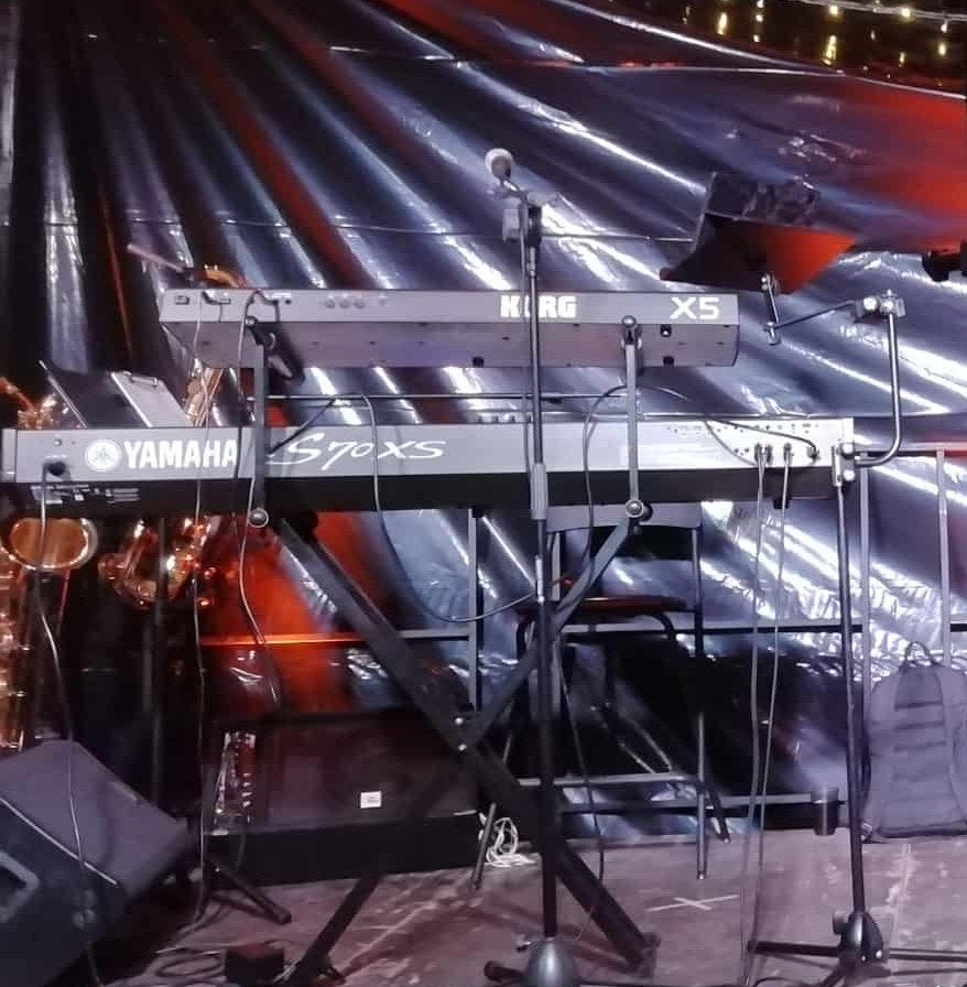Roland - Korg - Yamaha, Muziek en Instrumenten, Keyboards, Gebruikt, Aanslaggevoelig, 76 toetsen, Ophalen