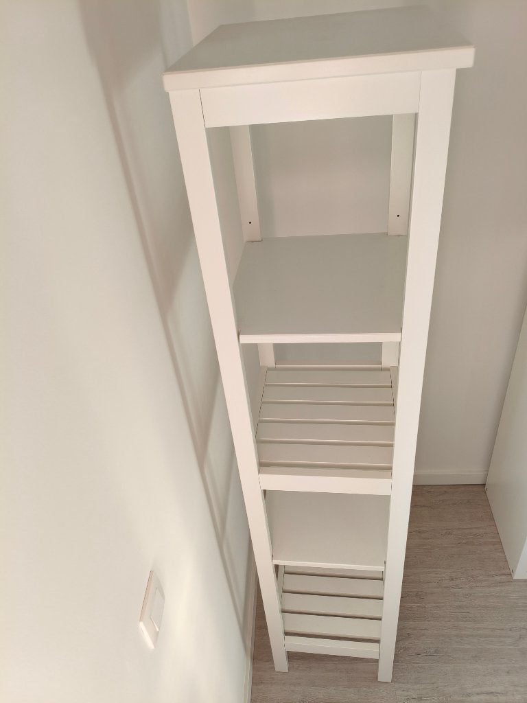 Smalle hoge Ikea kast, Huis en Inrichting, Ophalen, Zo goed als nieuw