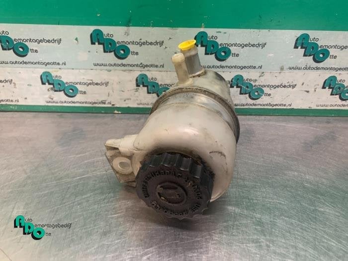 Réservoir d'huile direction assistée d'un Dodge Caliber, -, 3 mois de garantie, Utilisé, Dodge