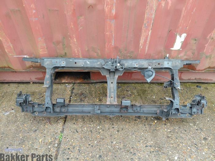 Panneau avant d'un Nissan Navara, -, -, 3 mois de garantie, Utilisé