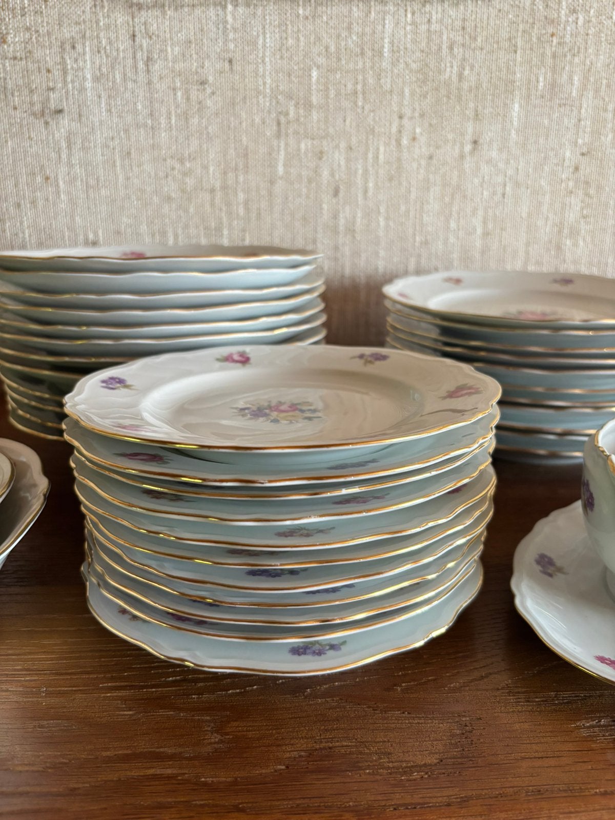 Service vaisselles en porcelaine, Enlèvement