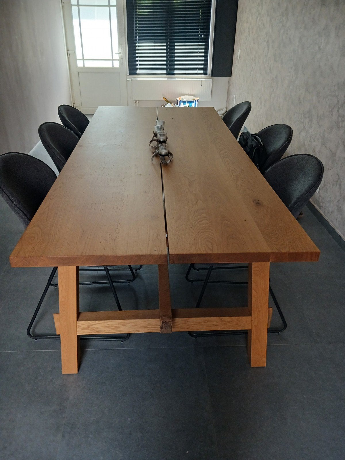 Table comme neuve, Ophalen