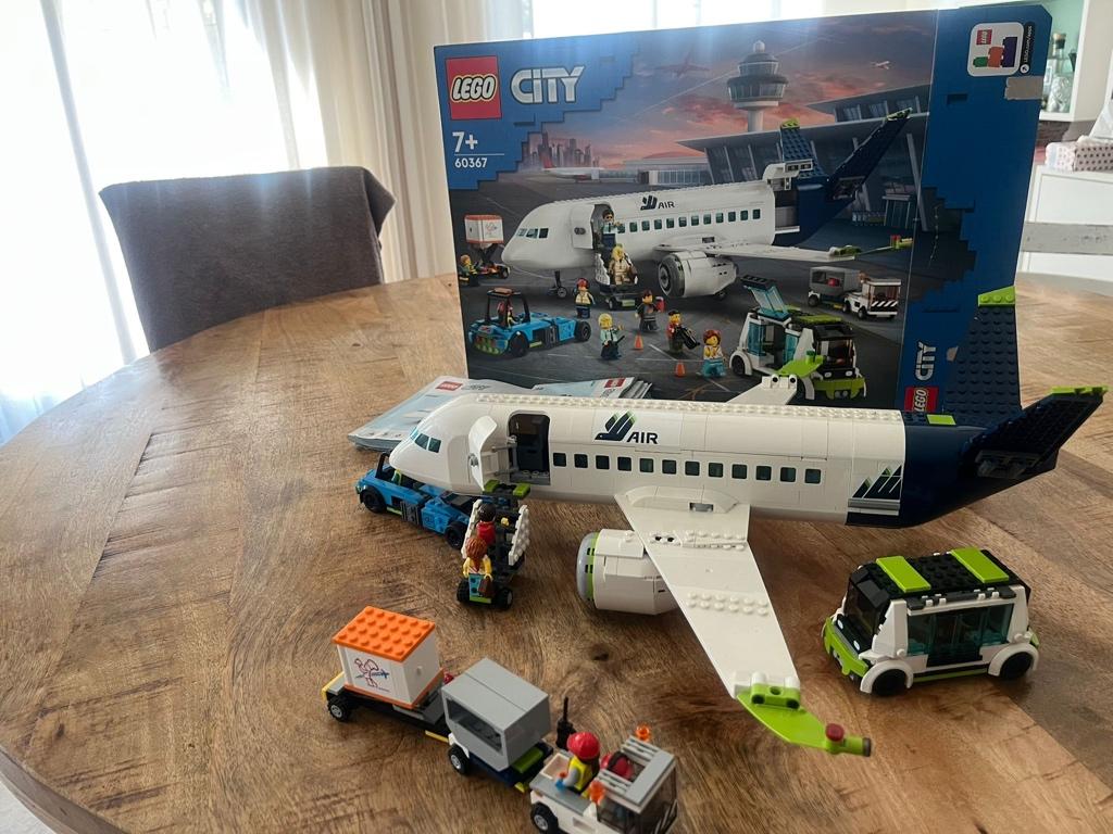 Lego City 60367 passagiers vliegtuig compleet, Ophalen of Verzenden, Vliegtuig