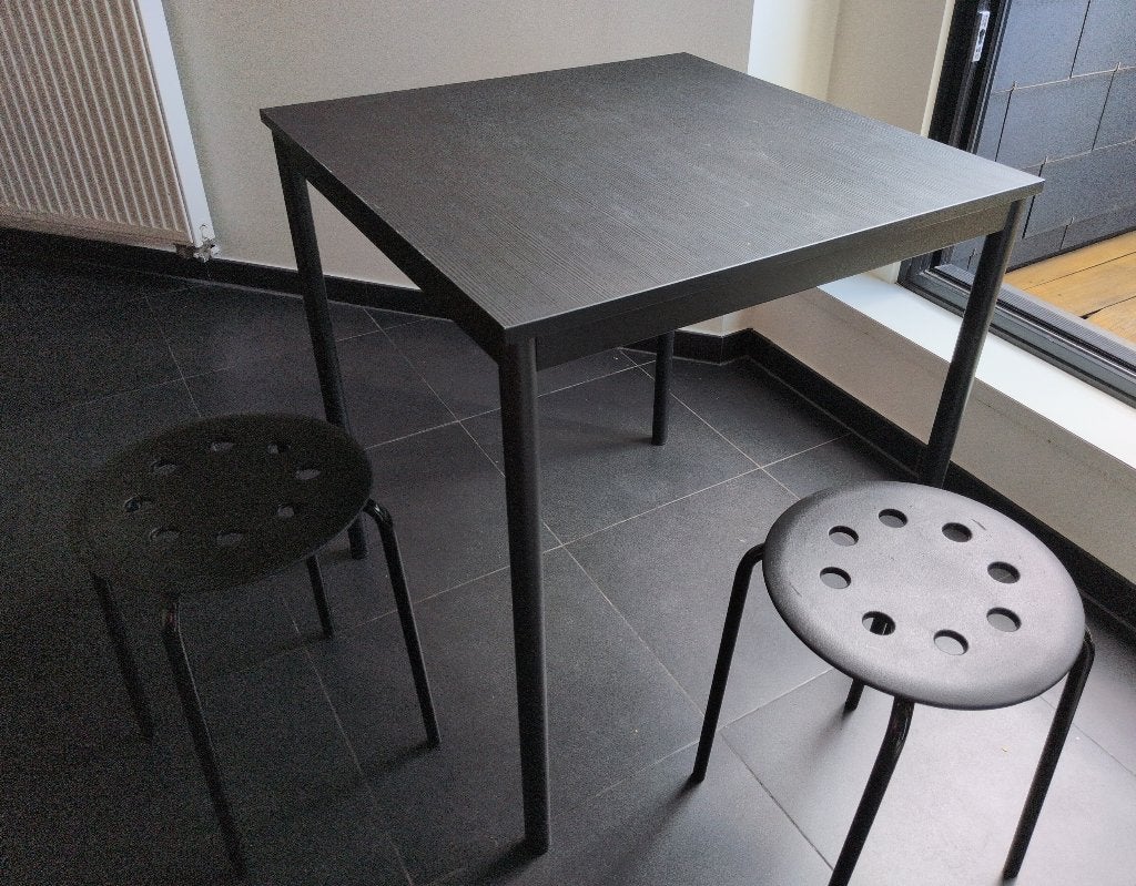IKEA Houten tafel en twee krukken, Ophalen, Overige materialen, Gebruikt, Vierkant