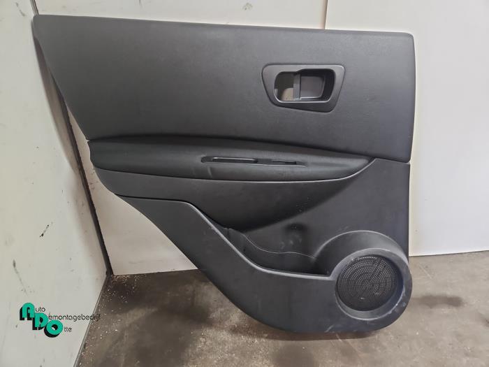Portierbekleding 4Deurs links-achter van een Nissan Qashqai, Gebruikt, -, -, Ophalen of Verzenden