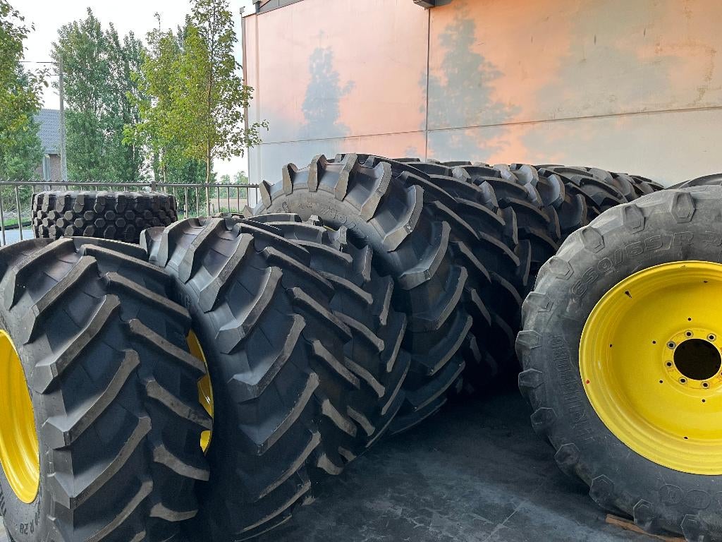 Nieuwe & demo banden R28, R30, R38, R42, Zakelijke goederen, Landbouw | Onderdelen | Banden, Velgen en Assen, Ophalen