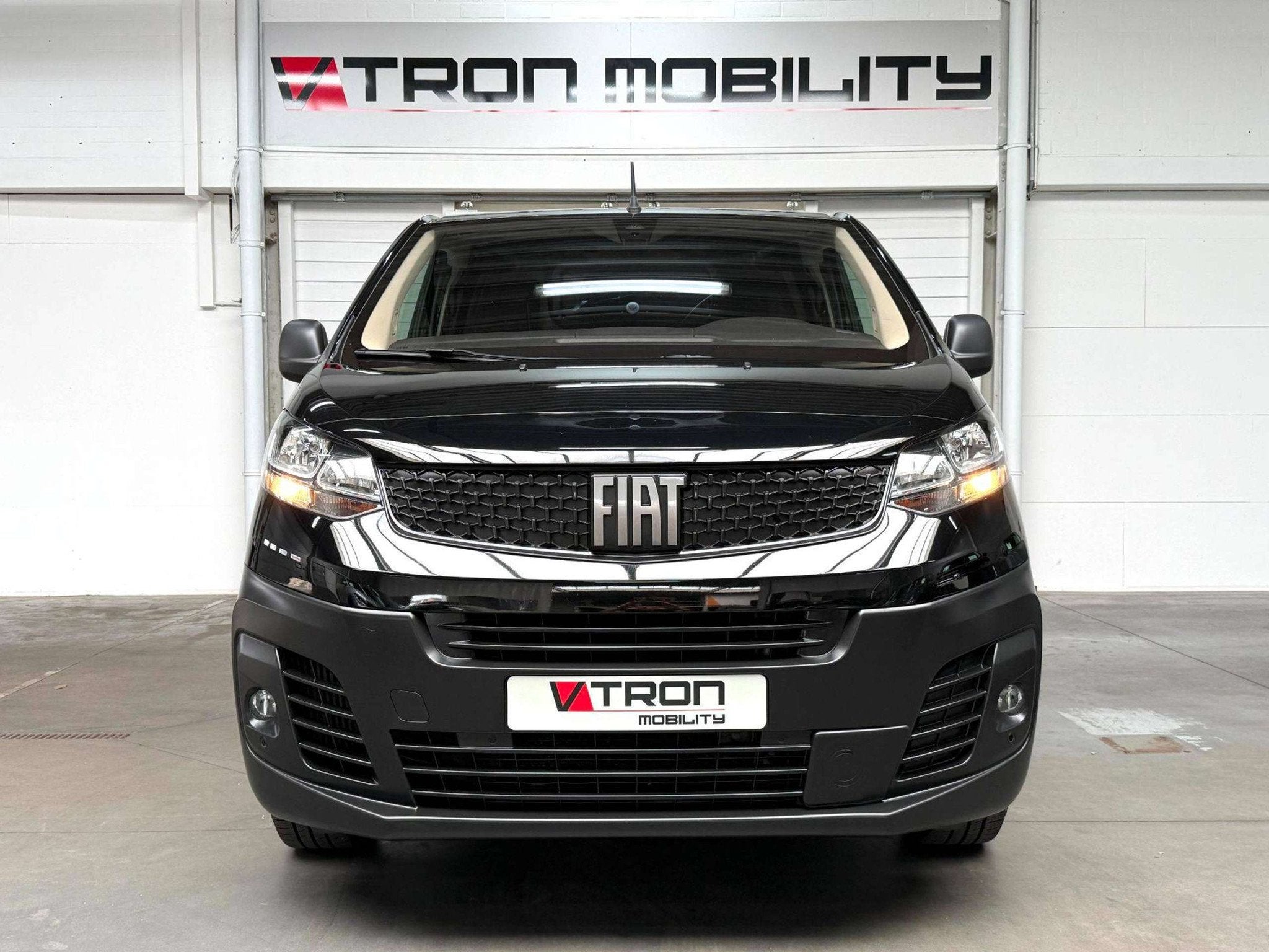 Fiat Scudo 2.0 Automaat L3H1 CAMERA*DAB*CARPLAY*ACC*BLIS*PDC, Auto's, Stof, Zwart, Bedrijf, 5 deurs