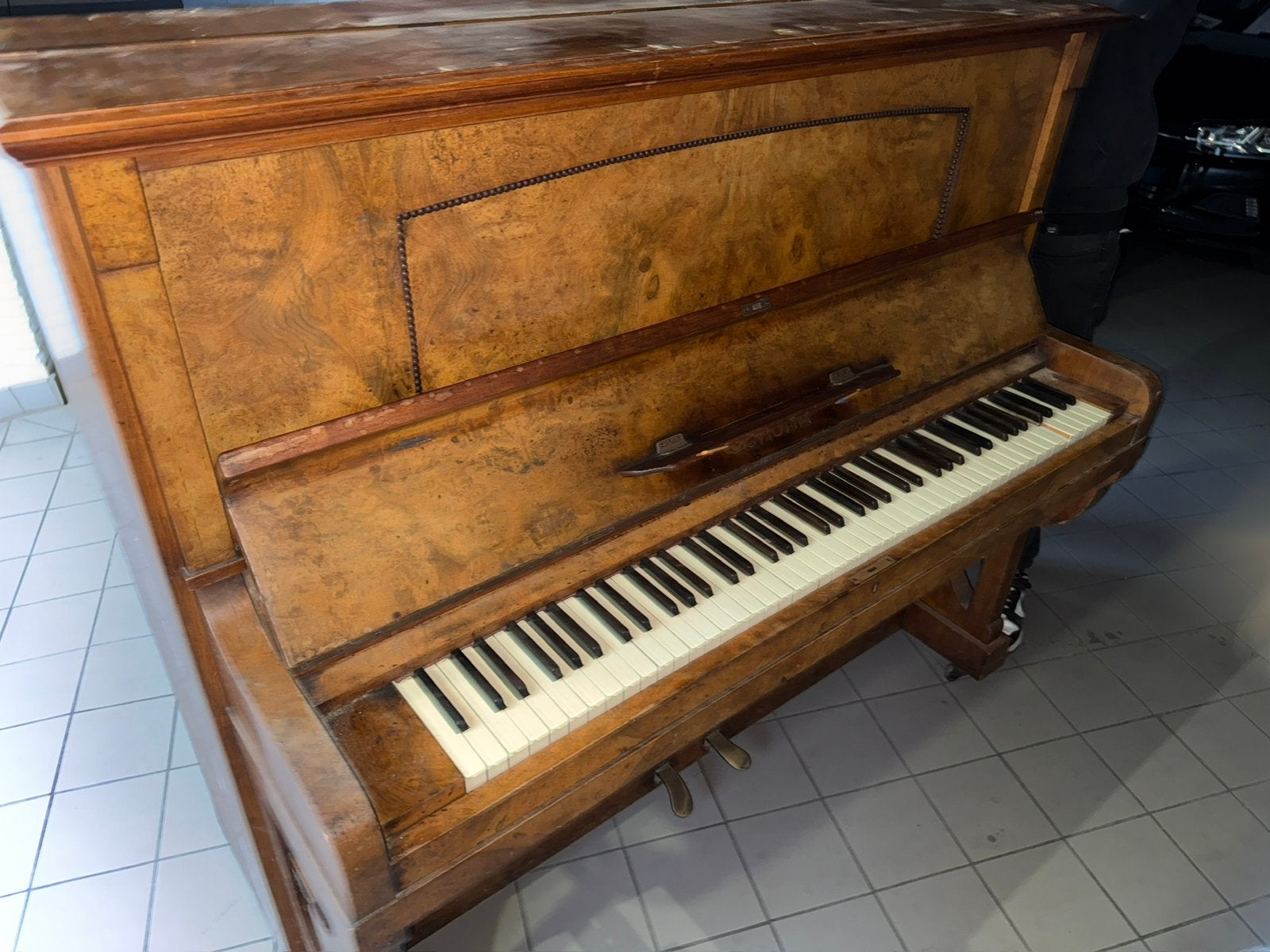 Corona Piano à Restaurer, Musique & Instruments, Pianos, Brillant, Brun, Enlèvement, Utilisé