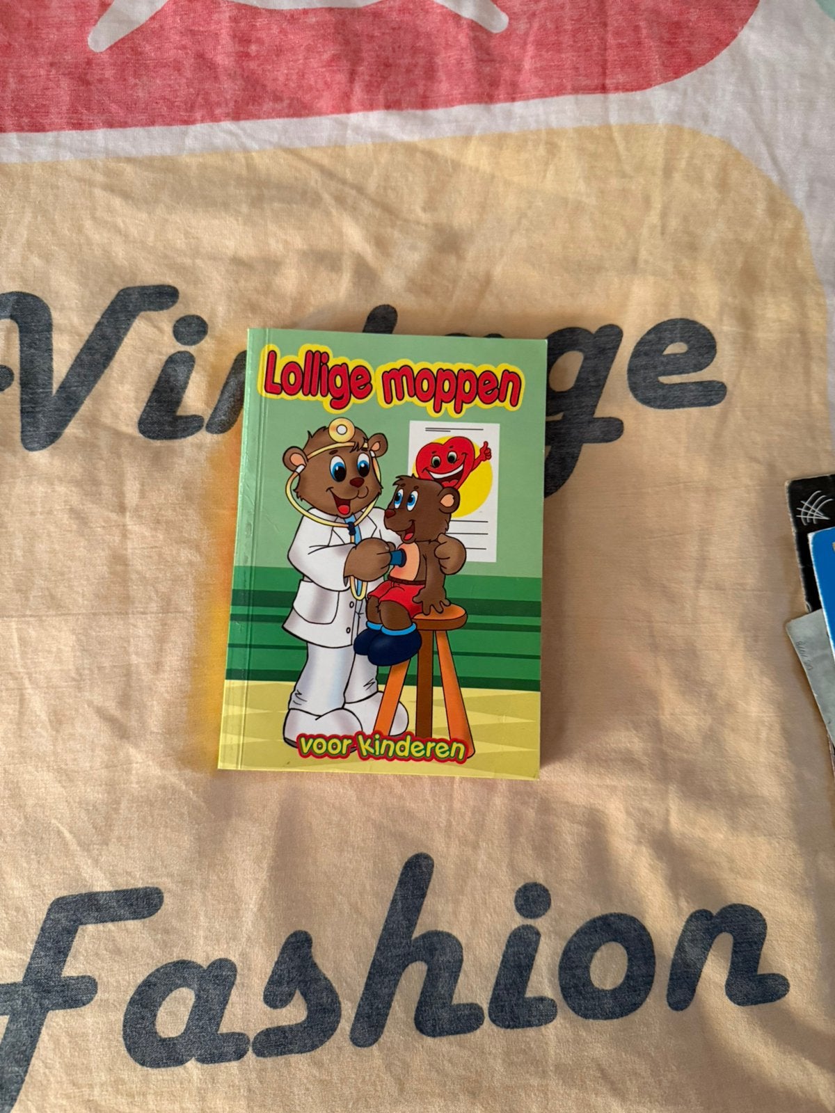 Moppenboek lollige moppen, Ophalen of Verzenden, Zo goed als nieuw, Moppen