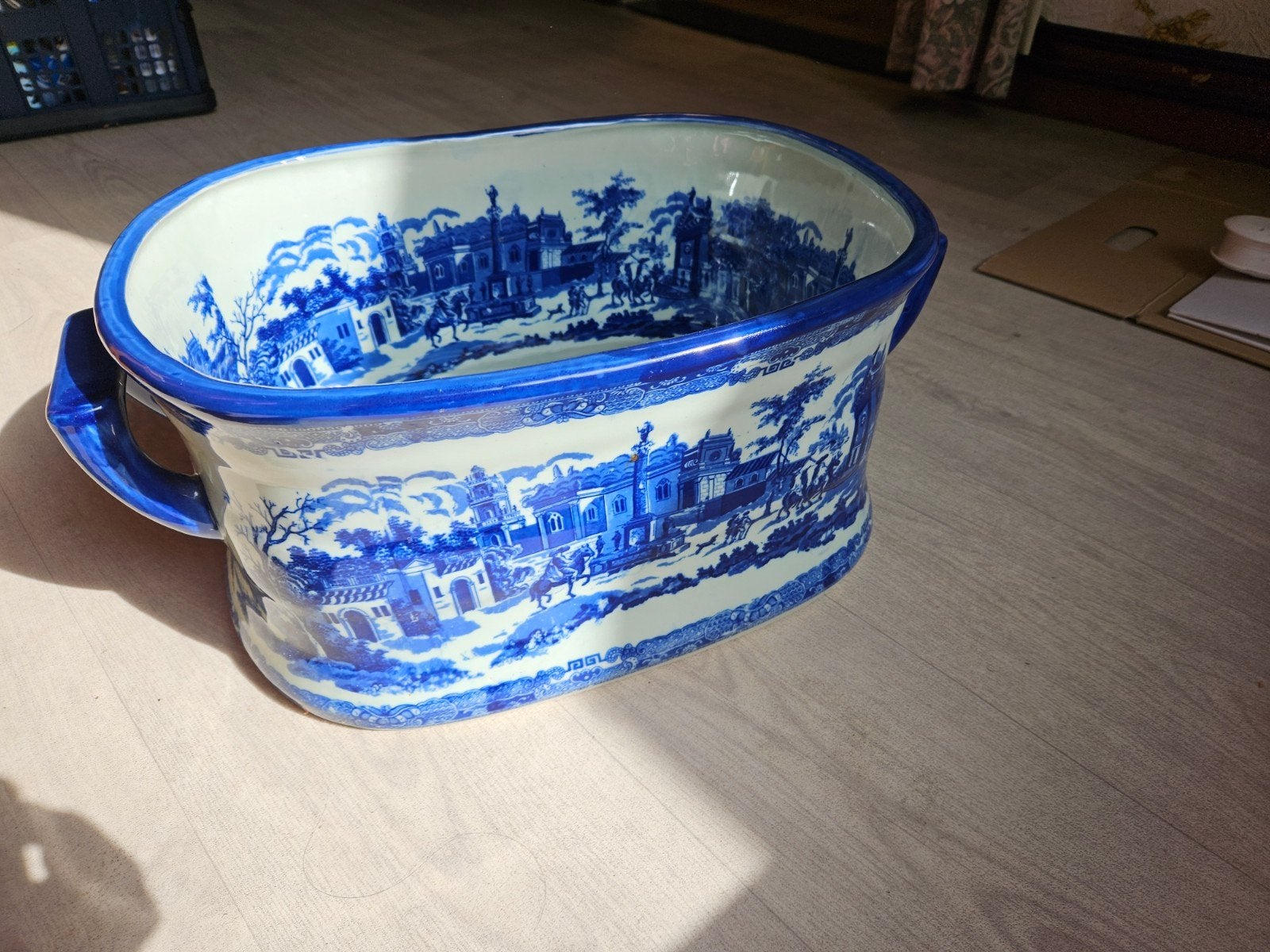 voetenbad blauwwit Victoria Ironstone, Ophalen