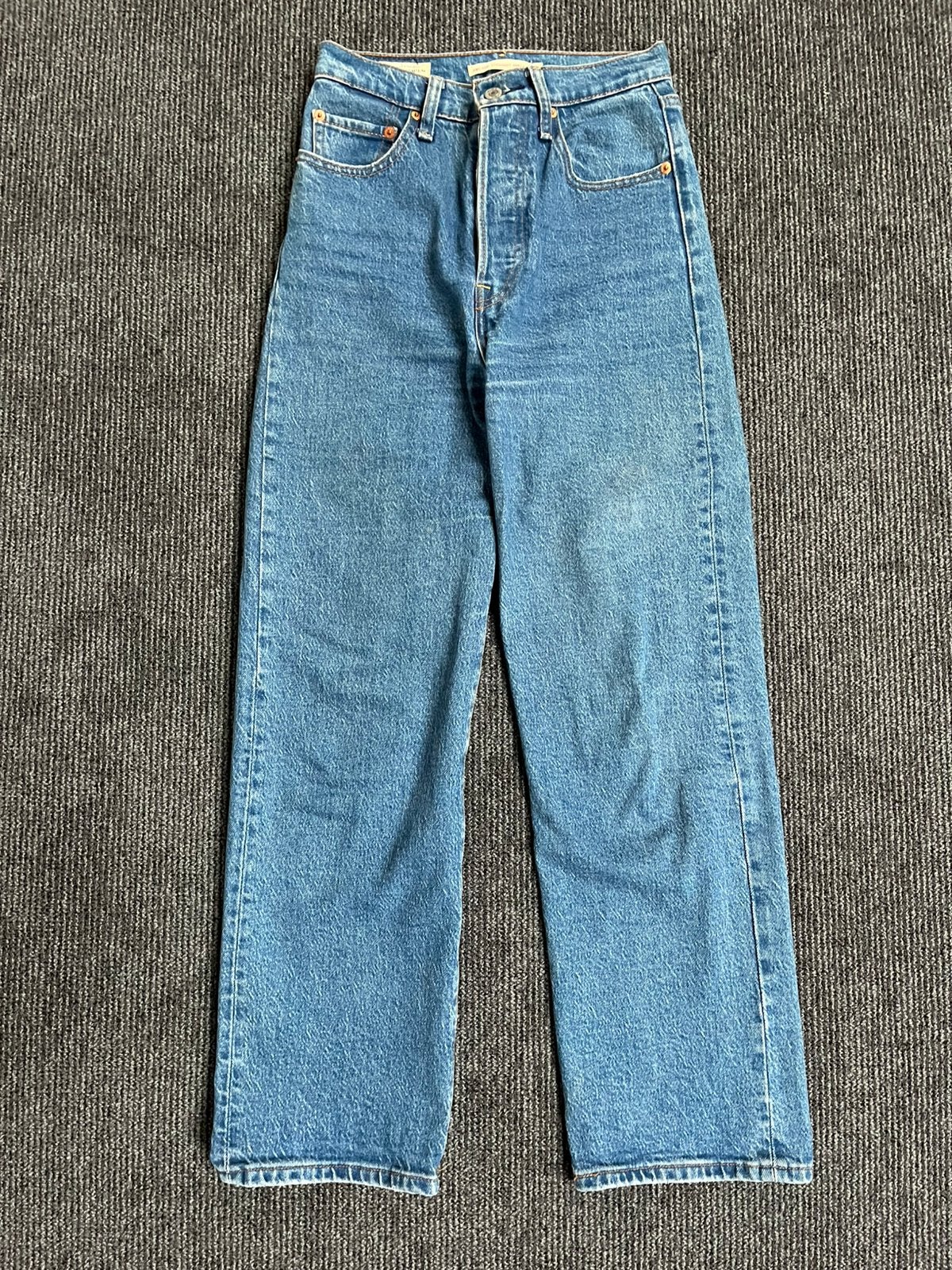 Jeans droits Levi's 25/30, Envoi